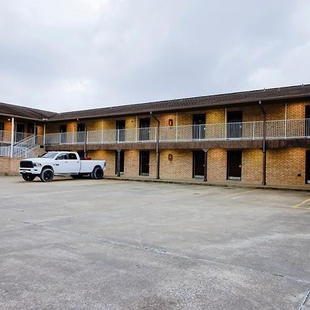 Oyo Pinewood Inn & Suites Silsbee 외부 사진