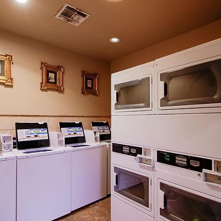 Oyo Pinewood Inn & Suites Silsbee 외부 사진