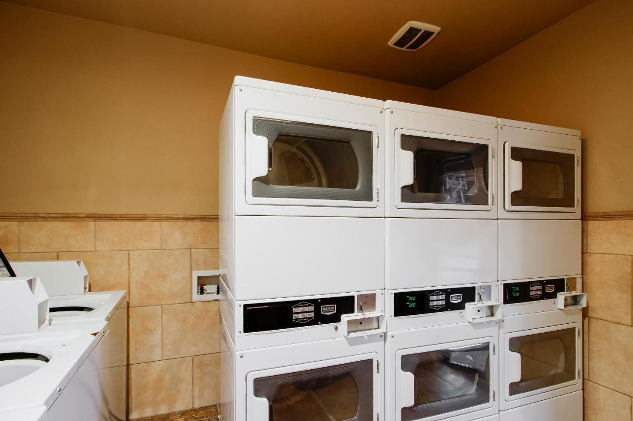 Oyo Pinewood Inn & Suites Silsbee 외부 사진
