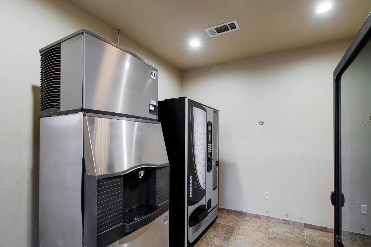 Oyo Pinewood Inn & Suites Silsbee 외부 사진