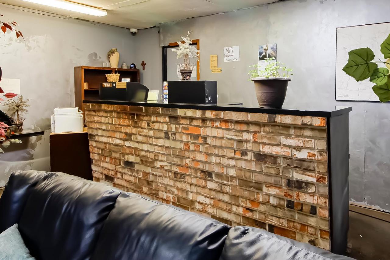 Oyo Pinewood Inn & Suites Silsbee 외부 사진
