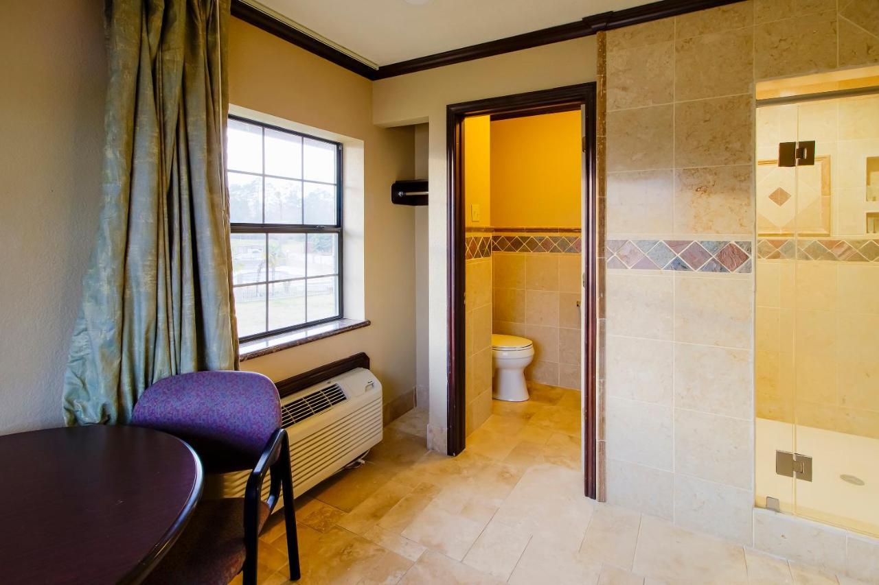Oyo Pinewood Inn & Suites Silsbee 외부 사진