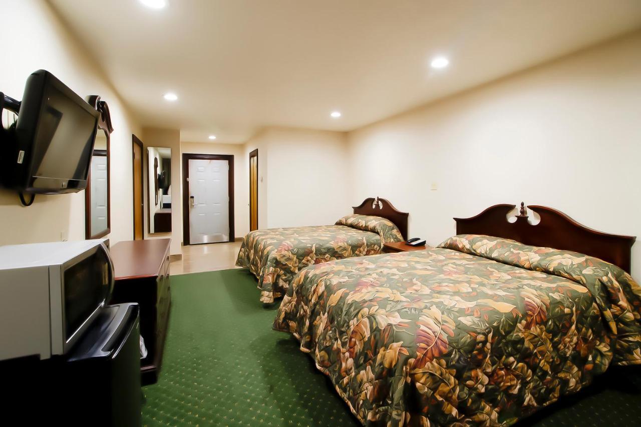 Oyo Pinewood Inn & Suites Silsbee 외부 사진