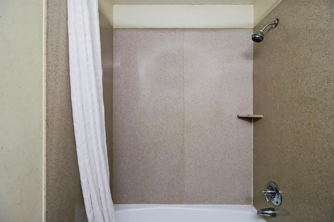 Oyo Pinewood Inn & Suites Silsbee 외부 사진